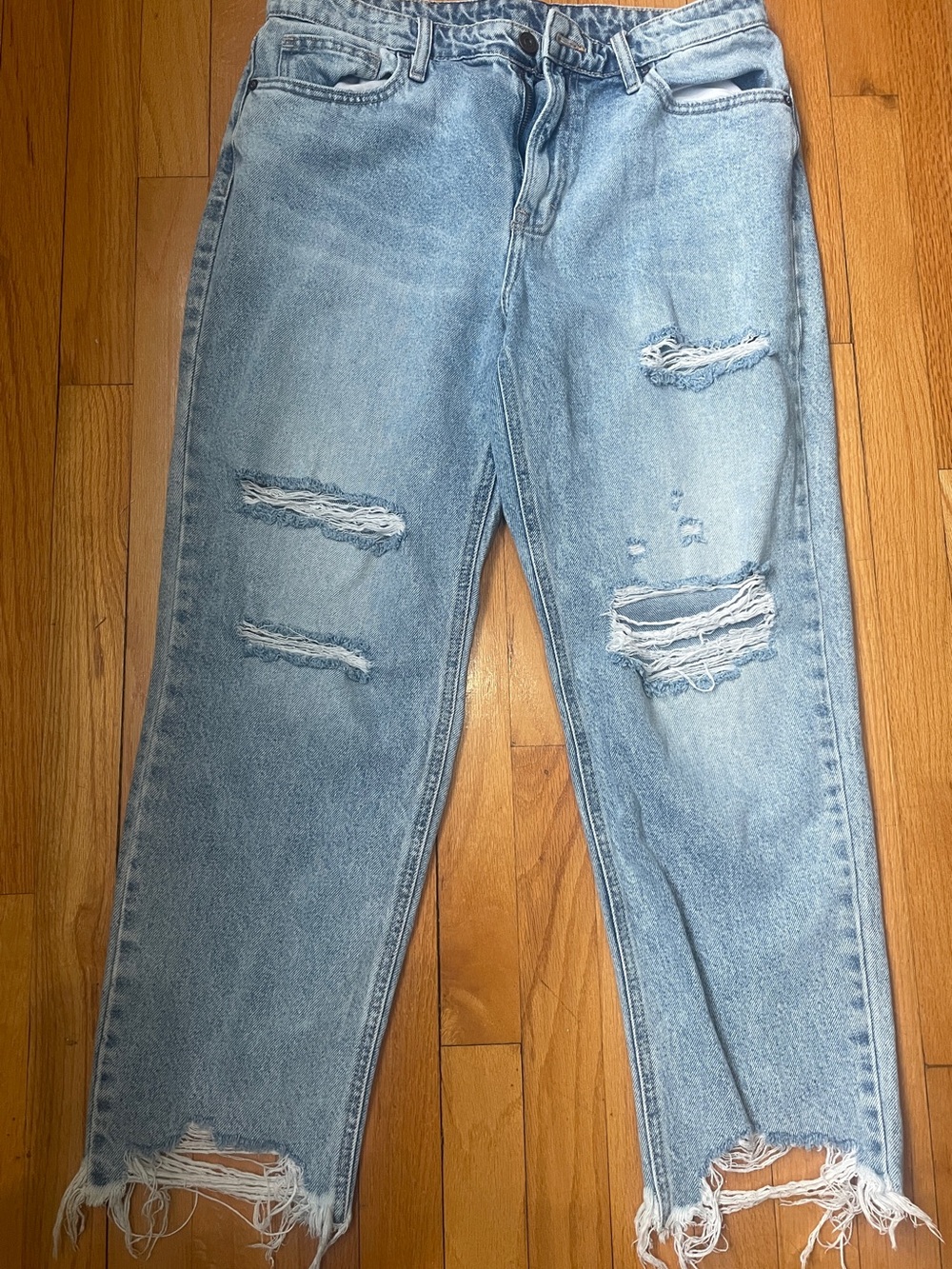 Relaxed Fit Distressed Women’s Jeans - Light Blue